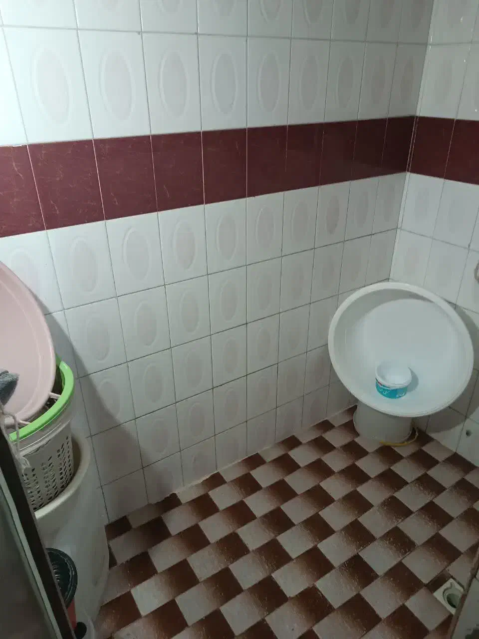 65متری طبقه همکف مناسب خانواده وخانم