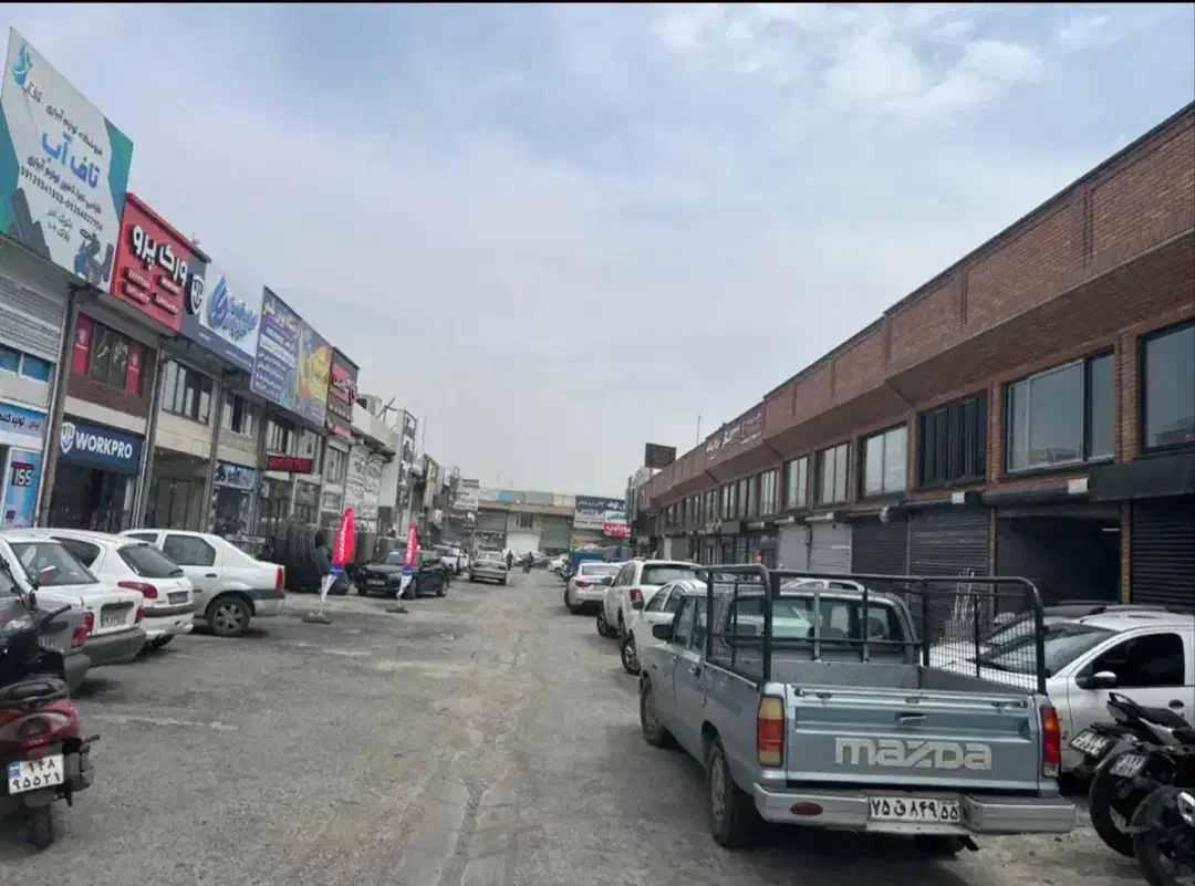 مغازه همراه با دفتر برای اجاره در بازار آهن