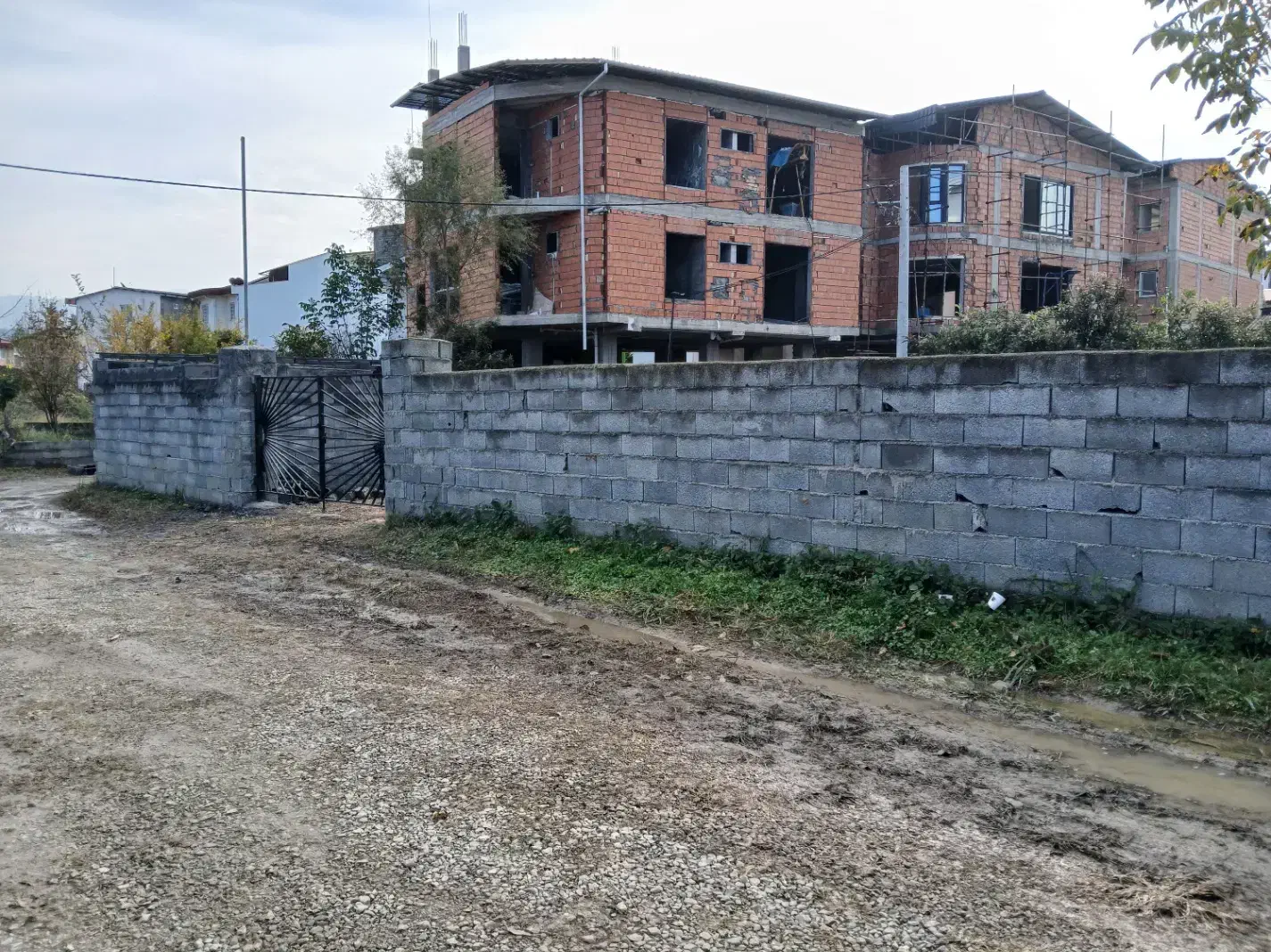 زمین مسکونی دو بر تک برگ سندباجواز ساخت(آگهی شخصی)