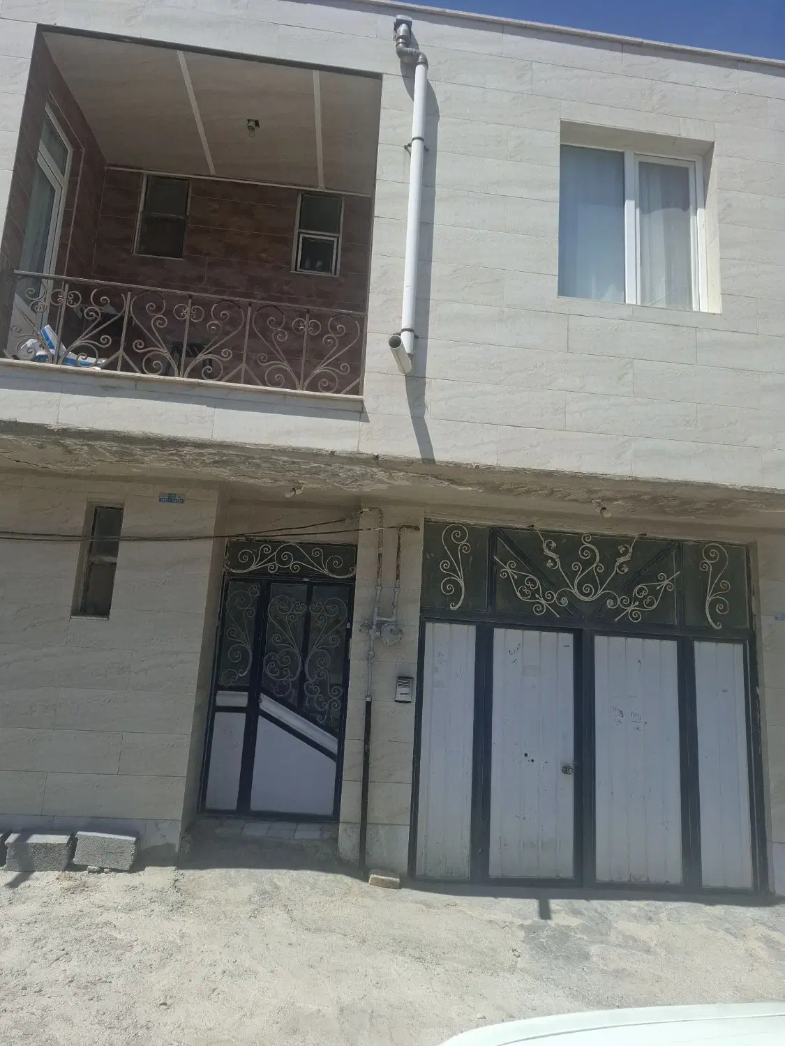 فروش منزل مسکونی ۲ طبقه