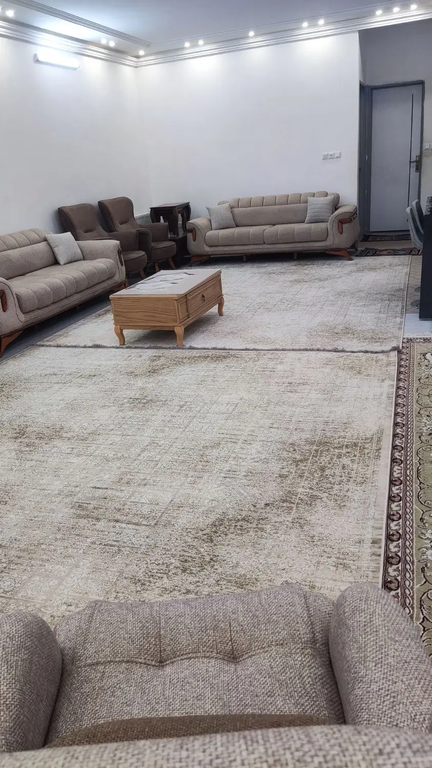 خانه ویلایی بزرگ ۱۶۰متر همکف .کافه خندان
