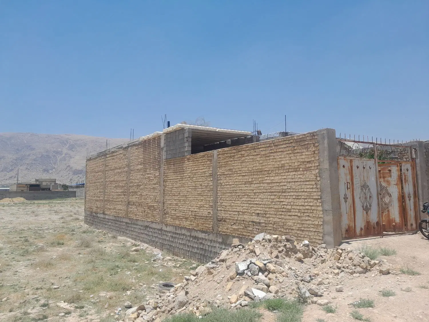 کارگاه ۱۴۳ متری