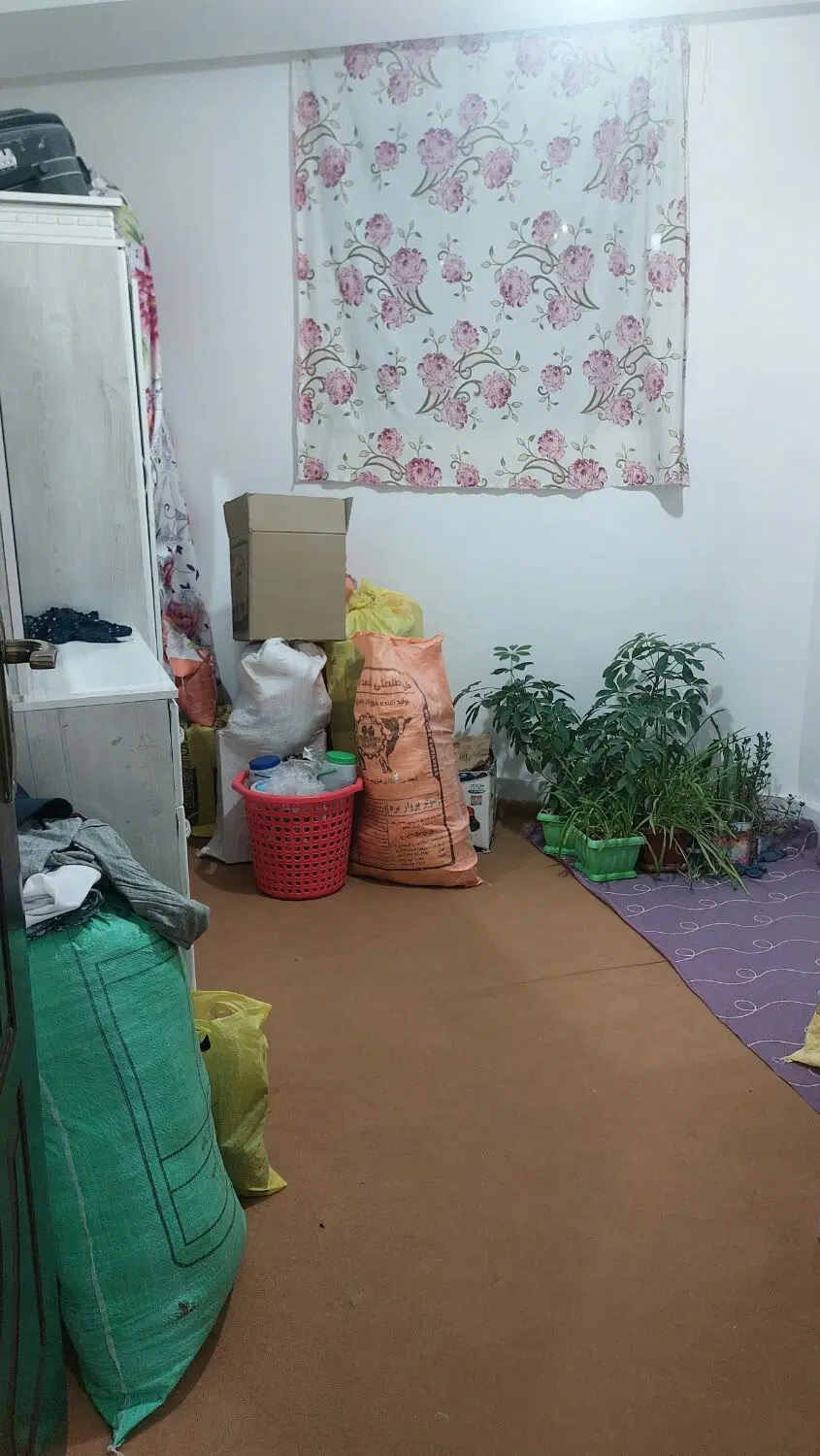 حیاط اجاره ای صندل آباد