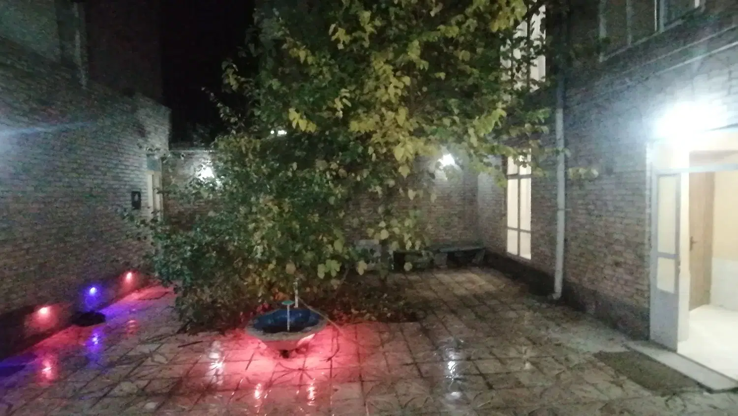حیاط ویلایی در آبرسان
