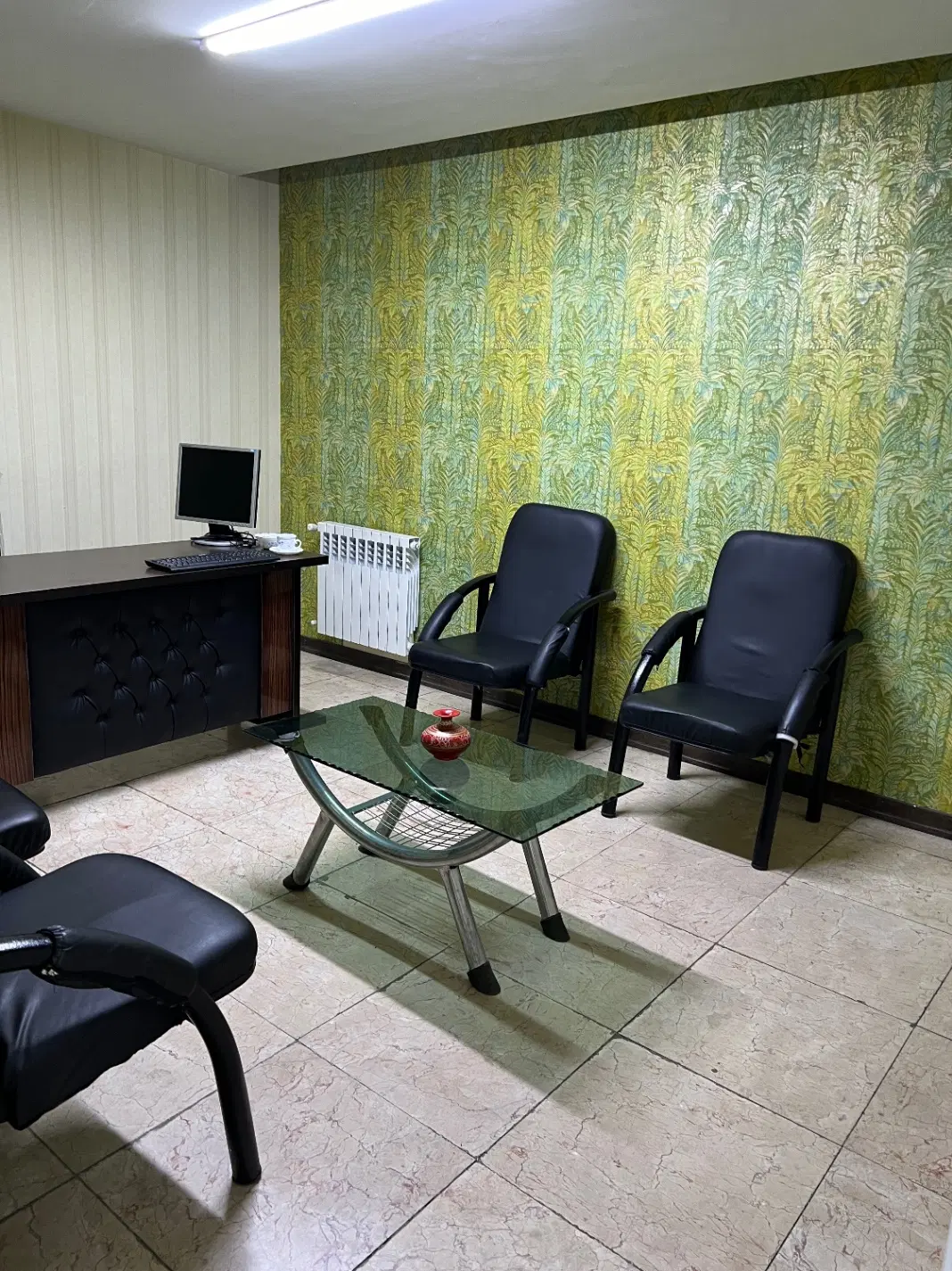 اتاق اداری مبله روبه رو مترو صادقیه با پارکینگ