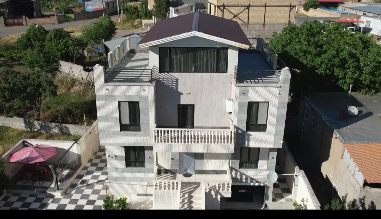 ویلای هوشمند استخردار ۴۰۰ متر زیربنا