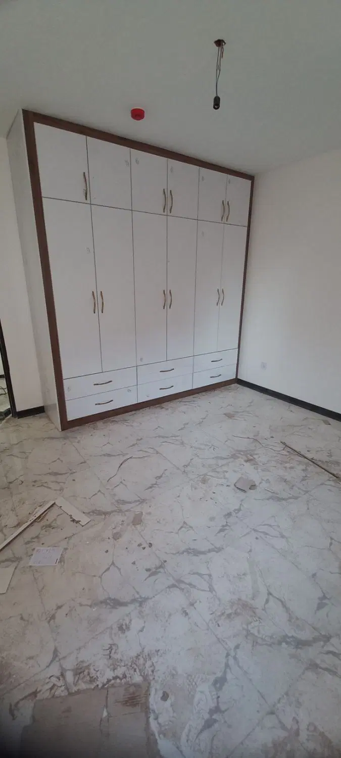 واحد ۹۲ متری دقیقا روبروی دانشگاه