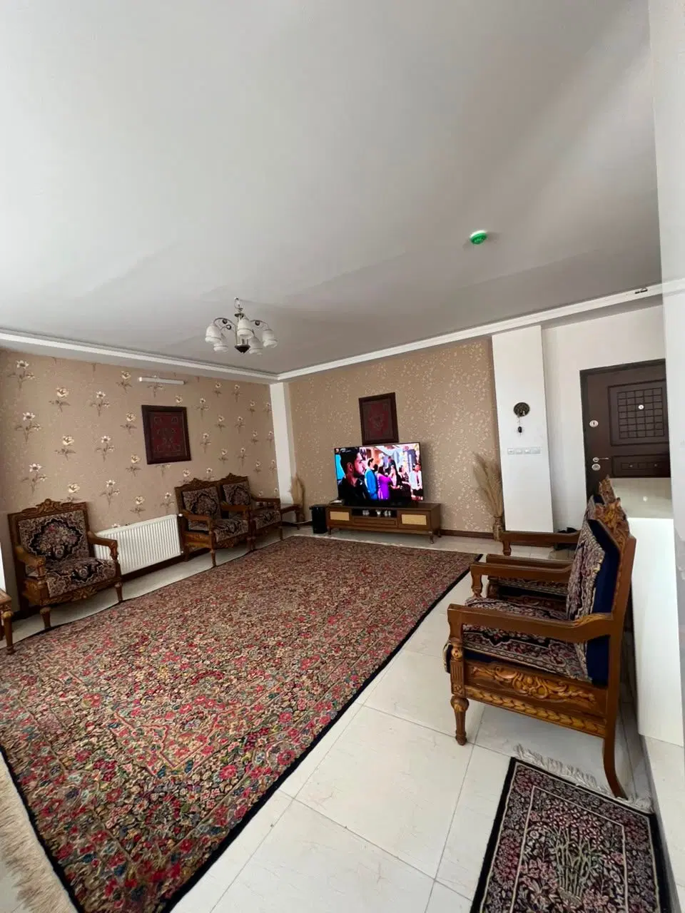 90متری خواجو 34-دو خواب- فول امکانات