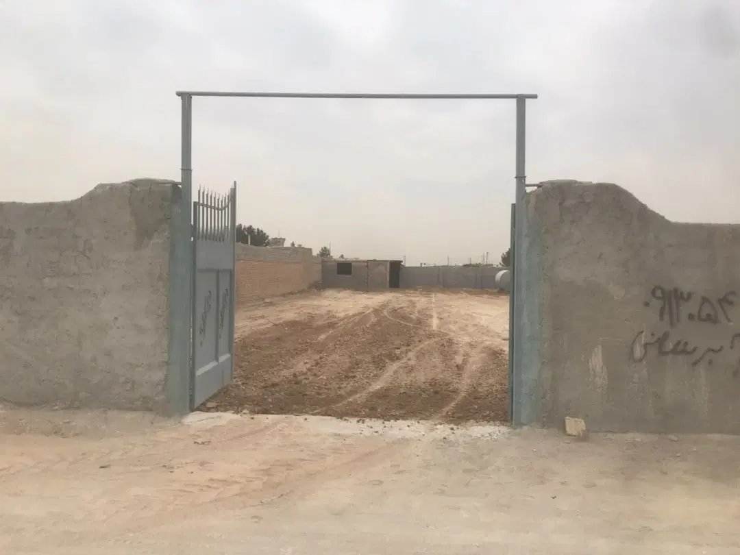 گاراژ صنعتی و انبار با برق و آب