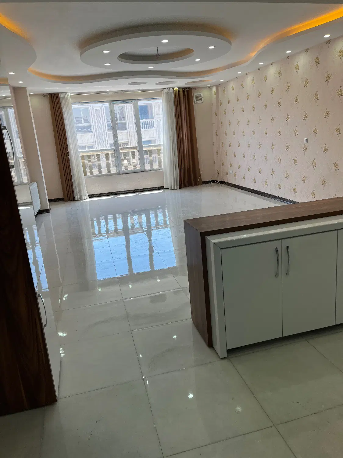 فروش سه خوابه ۱۳۲ متر خ فرگاز شیک