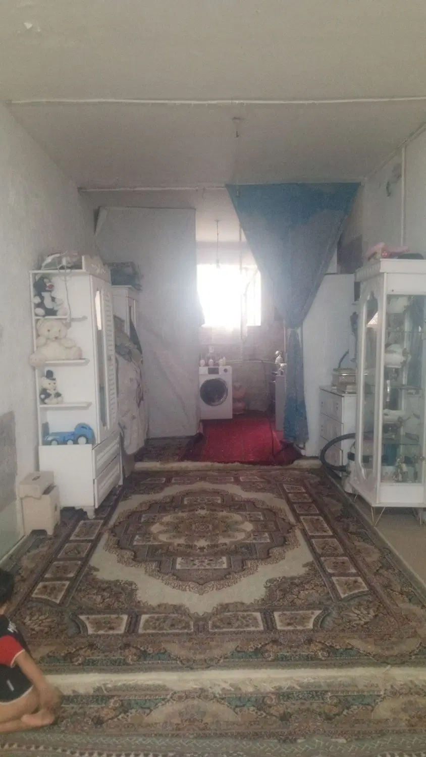 فروش فوری منزل ۱۸۰ متری ماشین رو فروشی در مشهد