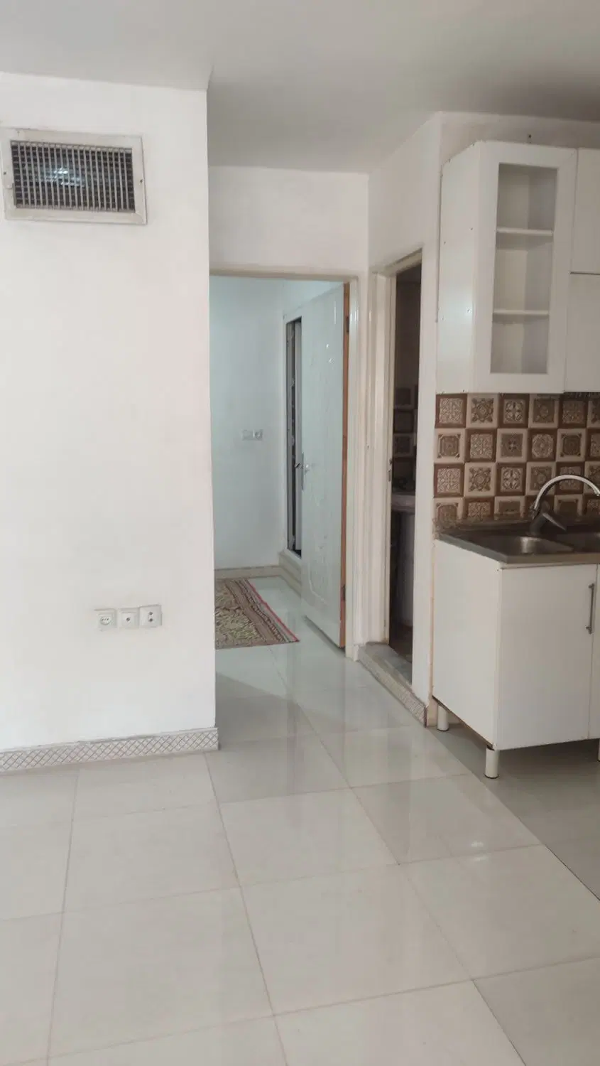 خانه همکف ۵۰ متری ورودی جدا حیاط دار
