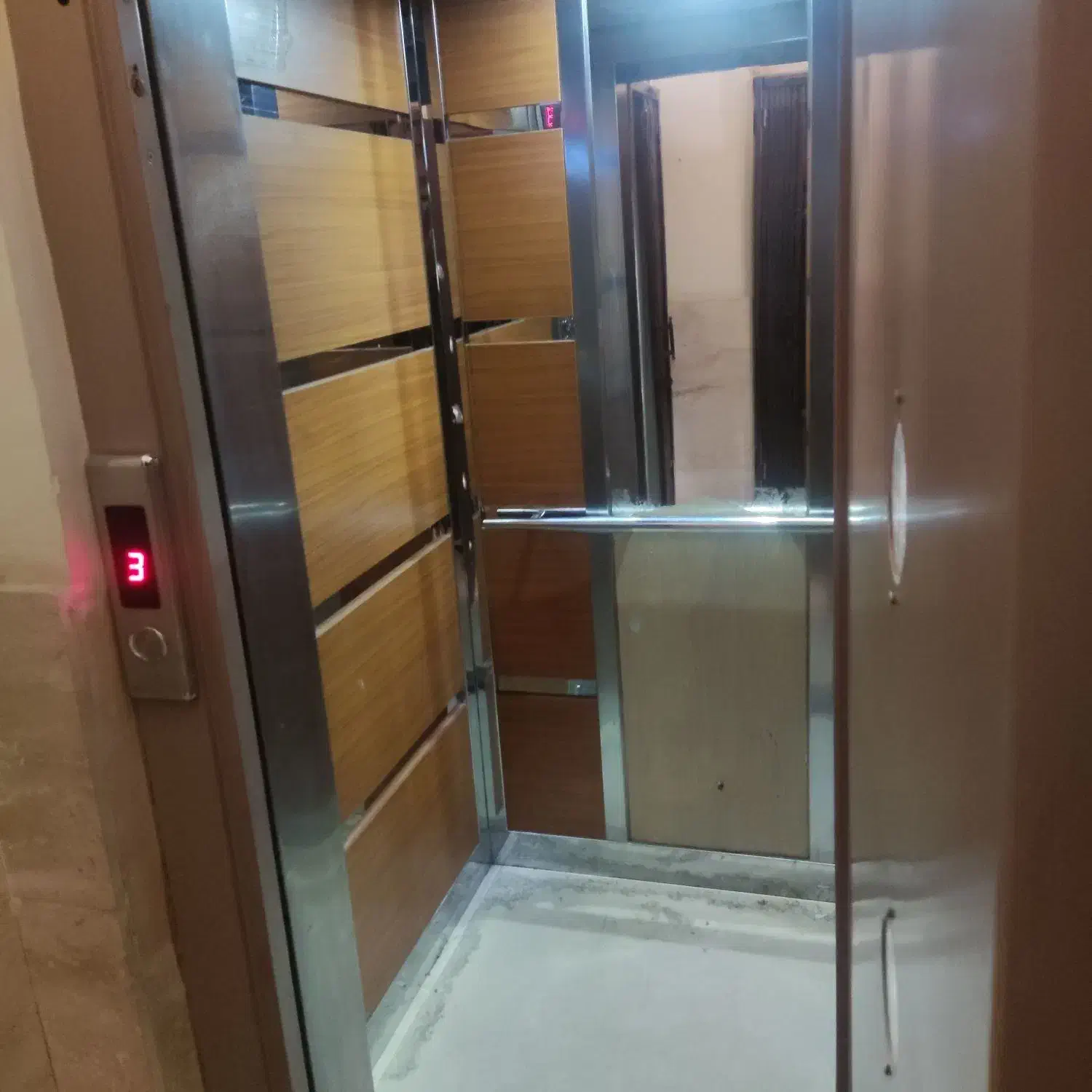 آپارتمان ۳۶ متر تقریبی . پارکینگ . آسانسور