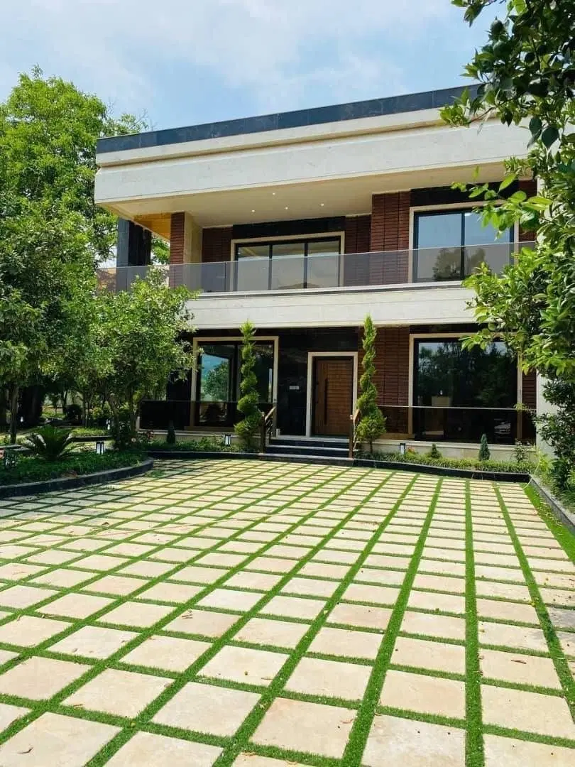 ۶۰۰ متر عمارت ویلایی مدرن ۴ خواب مستر سنددار