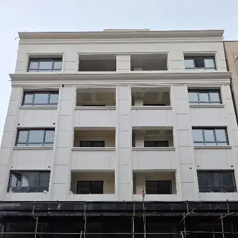 ۱۱۸ متر_ ۲خواب مستر_ ۲بر نورگیر_بدون مشرف_مدرن