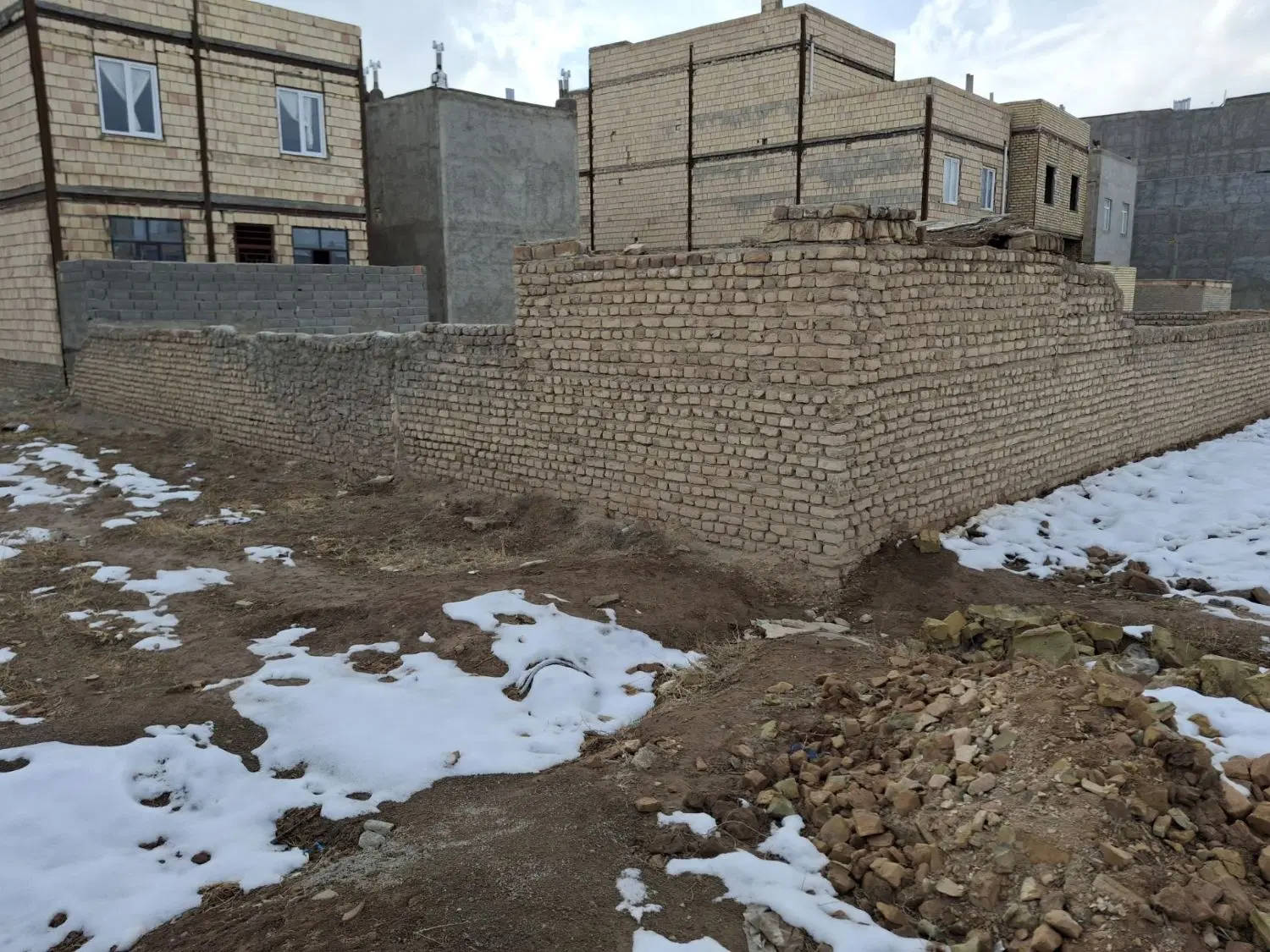 فروش فوری زمین در قوچان ب متراژ157متر مربع