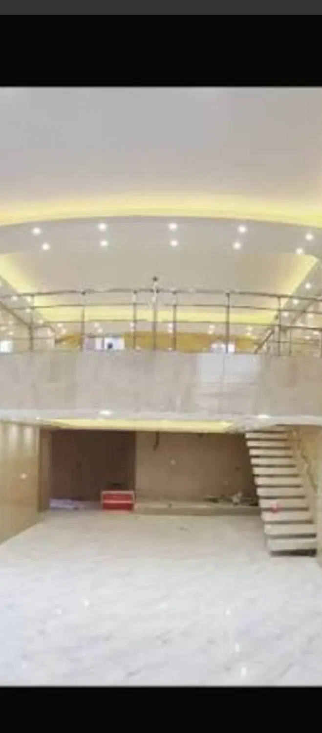 مغازه ۱۱۰متری _سند رسمی تجاری_ بر خیابان اصلی