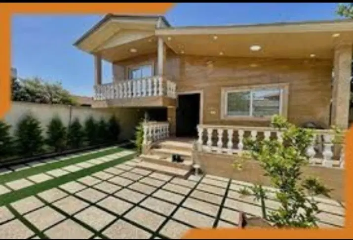 خانه ۱۴۵متری ویلایی یک نیم طبقه  جنوبی با۱۰متربر