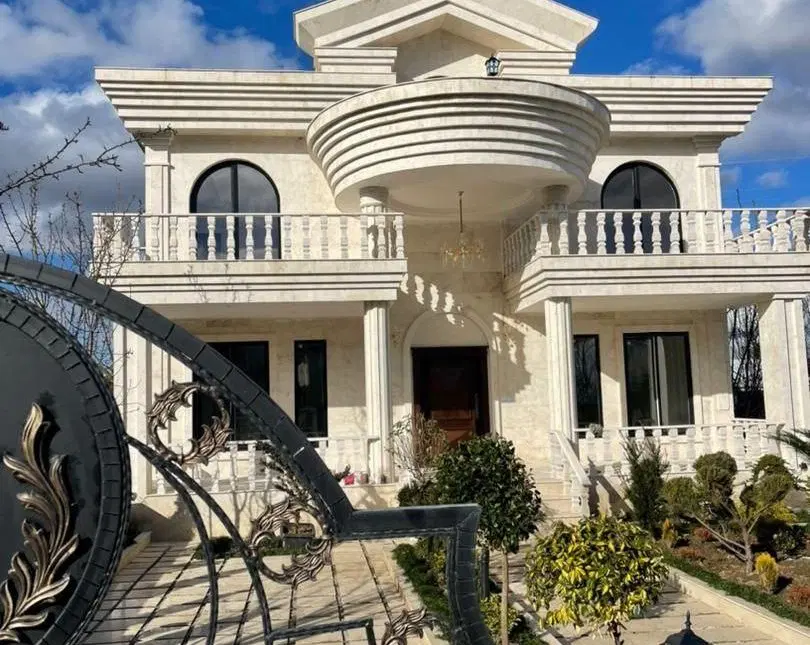 ۶۵۰ متر ویلا دربست مناسب مسکونی یا شرکت ها