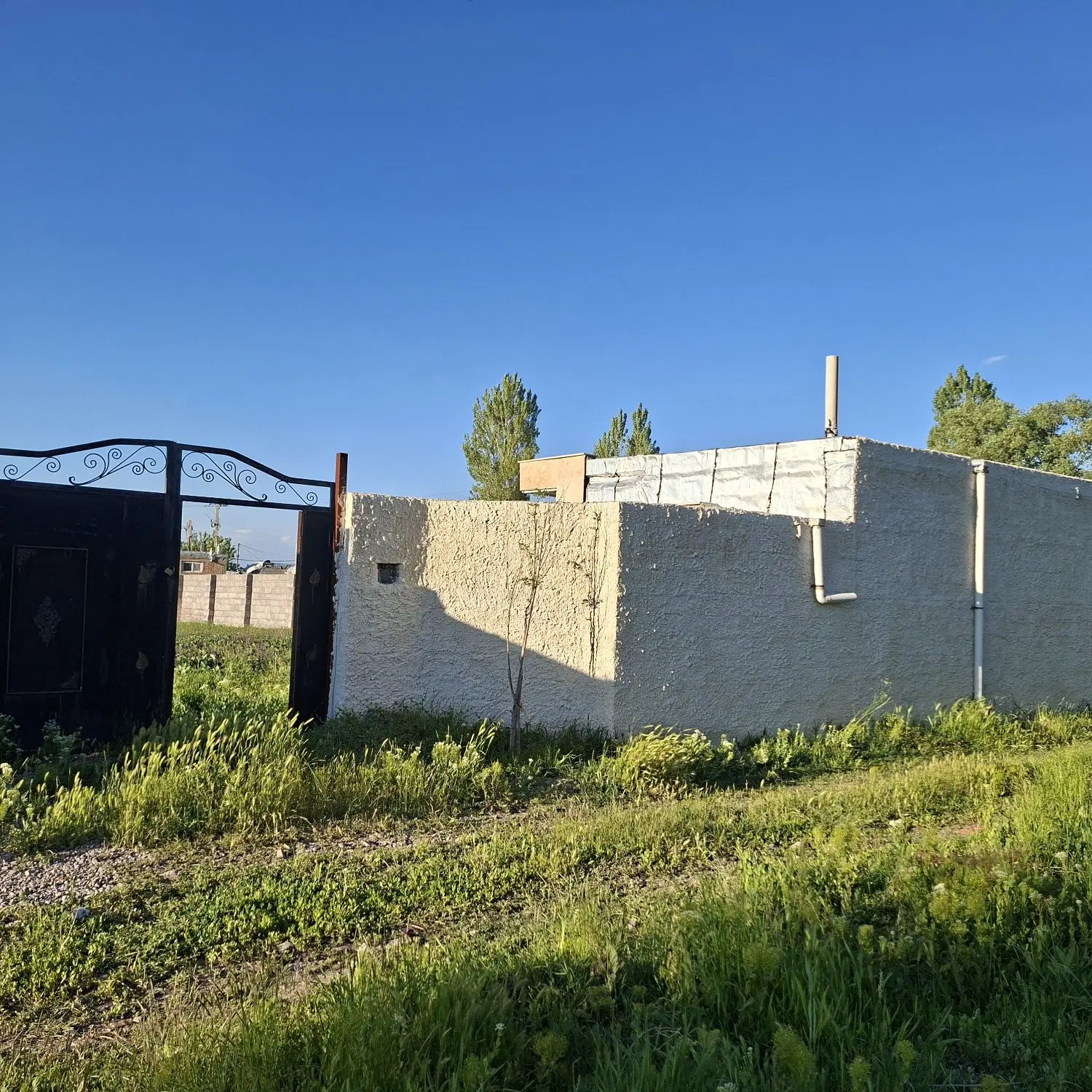 باغچه ۱۰۵۰ متری در جبل تیزخراب جاده سنتو