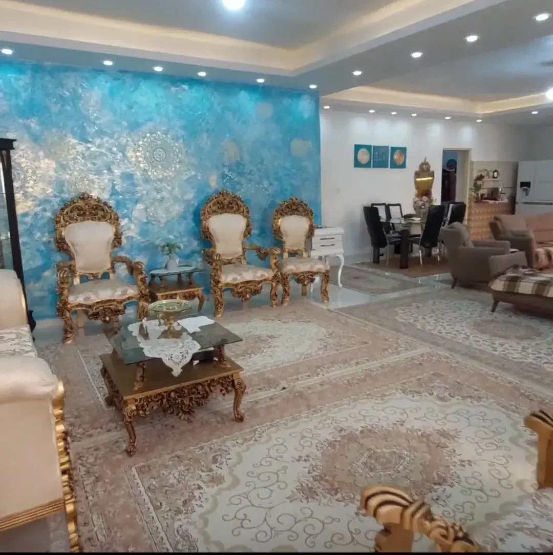 خانه ویلایی، فلکه مادر دو نبش