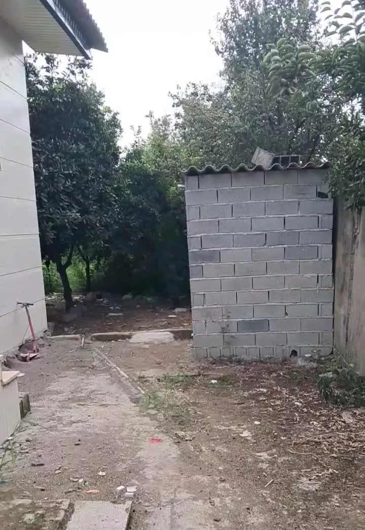 540 متر کاربری مسکونی سندار چهار طرف دیوار با درب