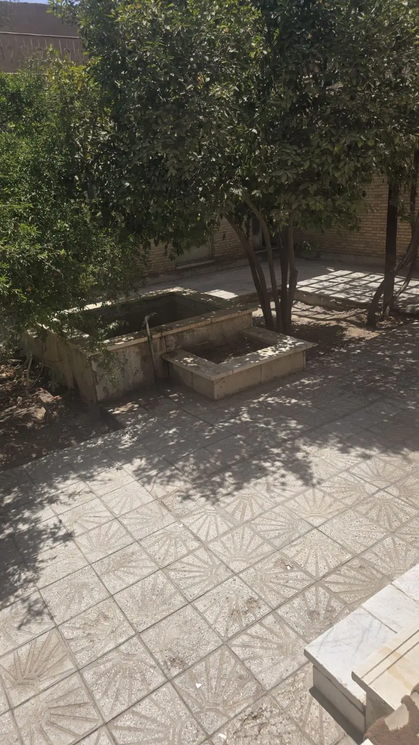 خانه دونبش دوطرف ساختمان