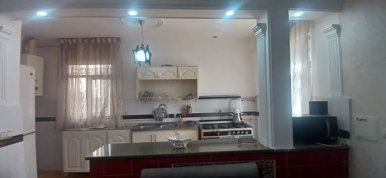 یک خوابه دور باباطاهر با پارکینگ برا ۳ ماشین