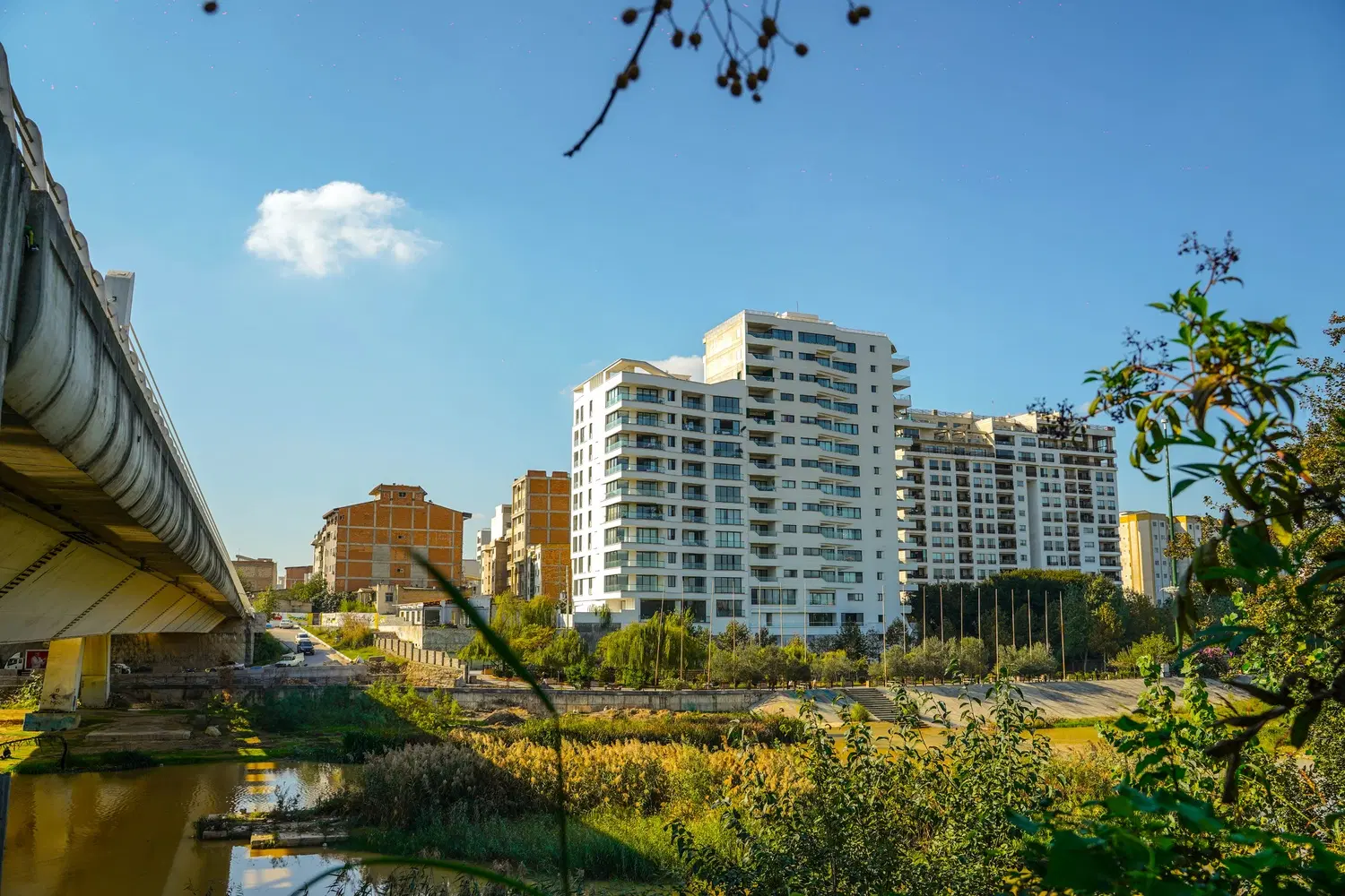 فروش زمین مسکونی در معلم