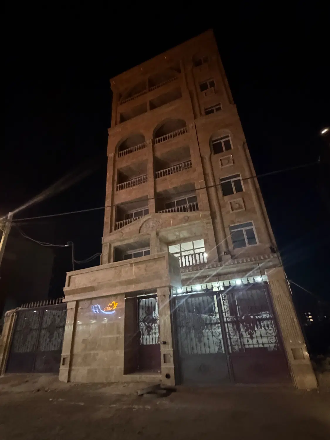 بلوار پزشک آپارتمان صفر شخصی ساز ۹۷ متری