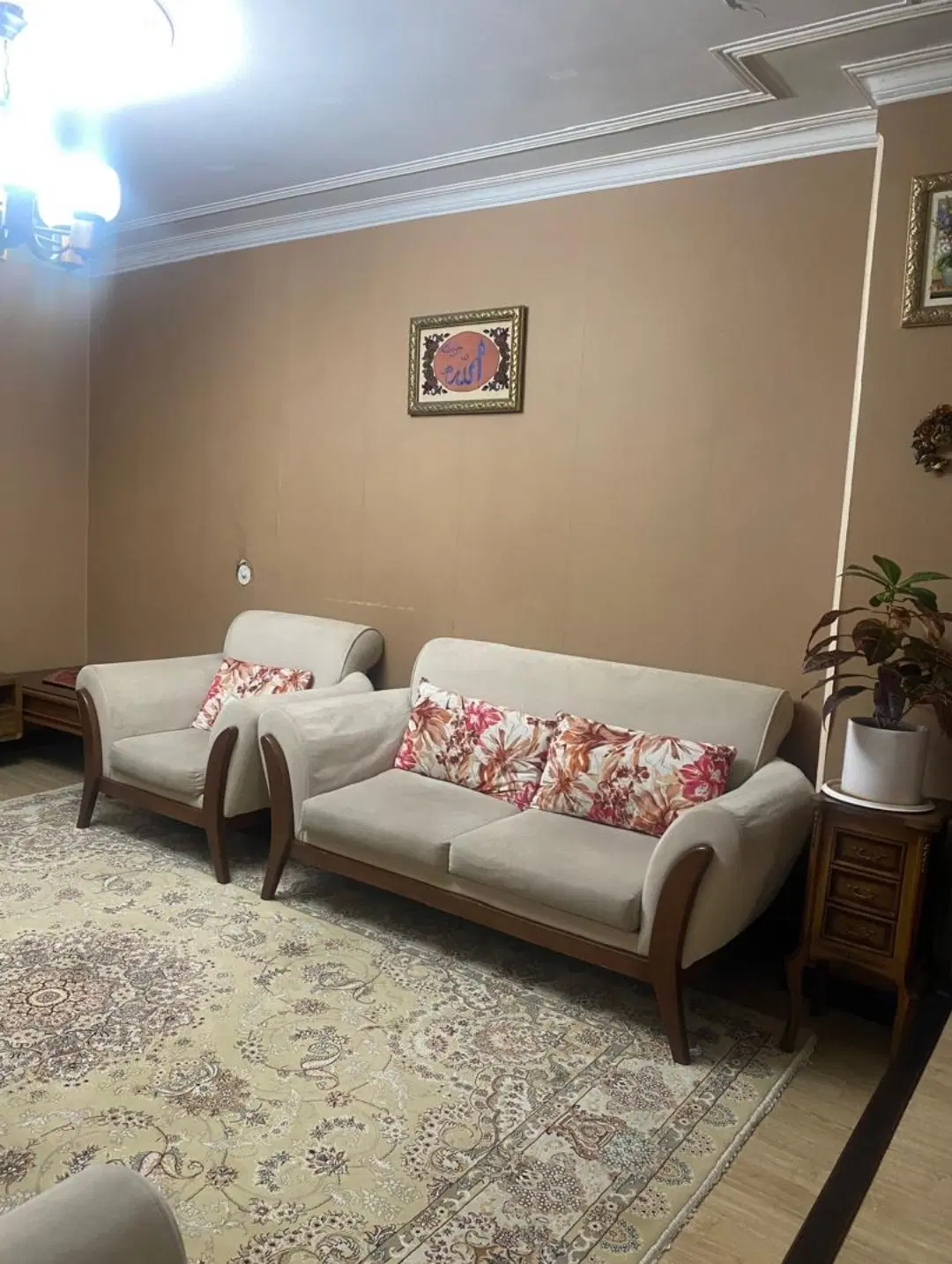 ۶۱متر دوخوابه پارکینگ انباری بالکن حیاط خلوت۶ متری
