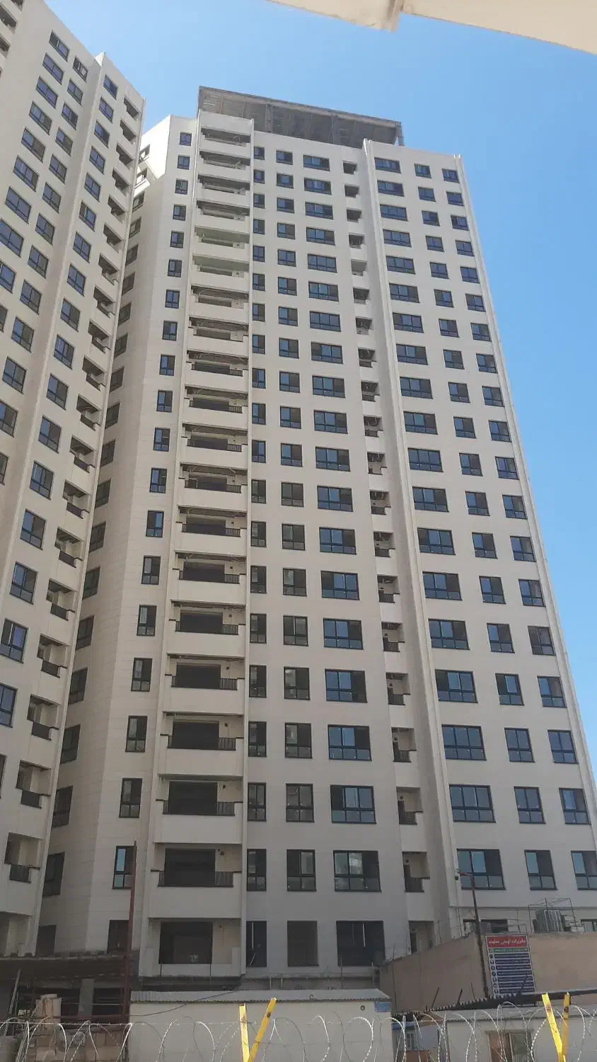 ۱۳۳متر ویو دریاچه تحویل امسال برج آفتاب مهتاب