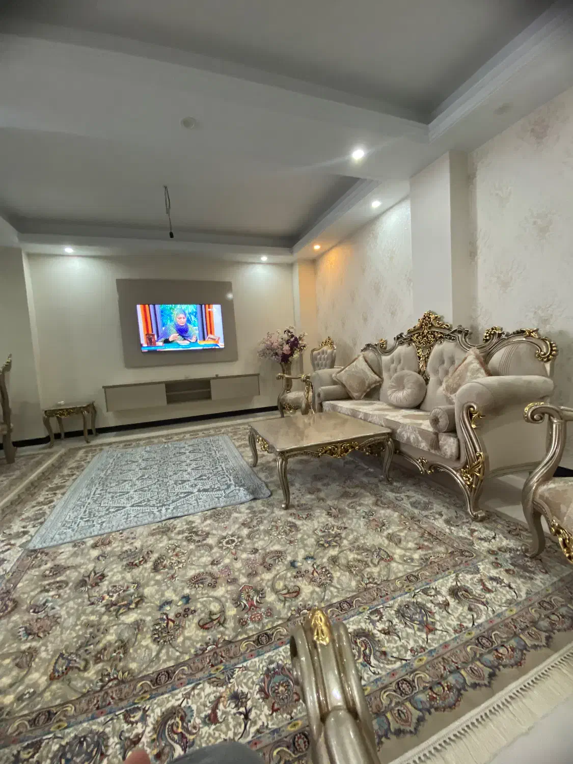 آپارتمان تک واحدی