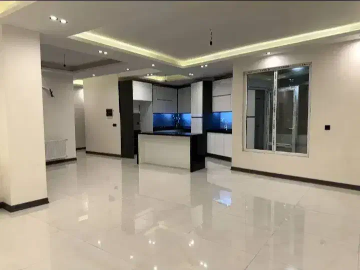 طبقه سـوم . اندیشـه . نایـاب