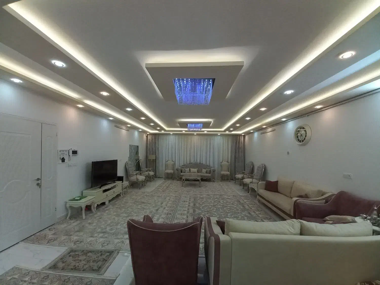 ویلایی ۲۴۰ متری بر بلوار ارتش