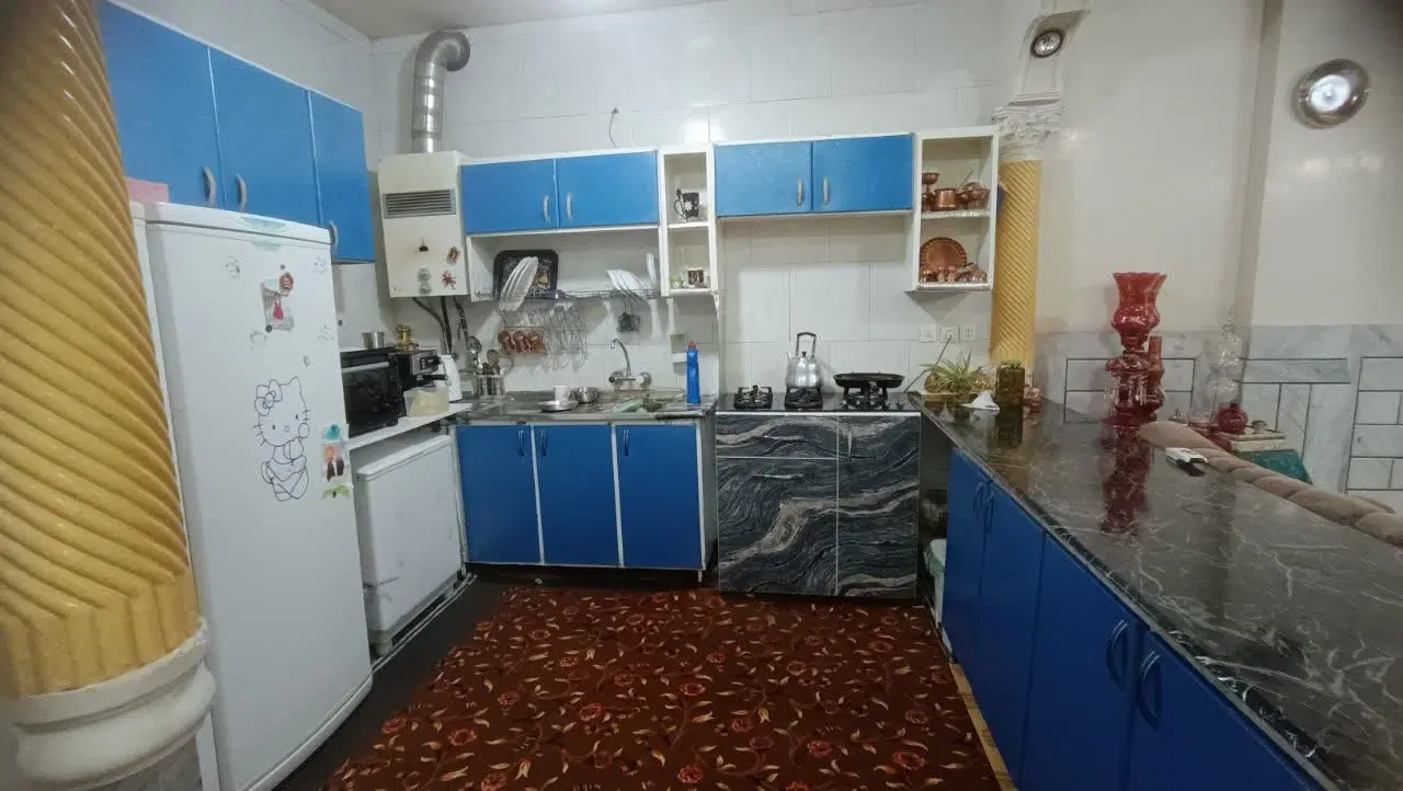 منزل اجاره داری یک خواب و حیاط بزرگ