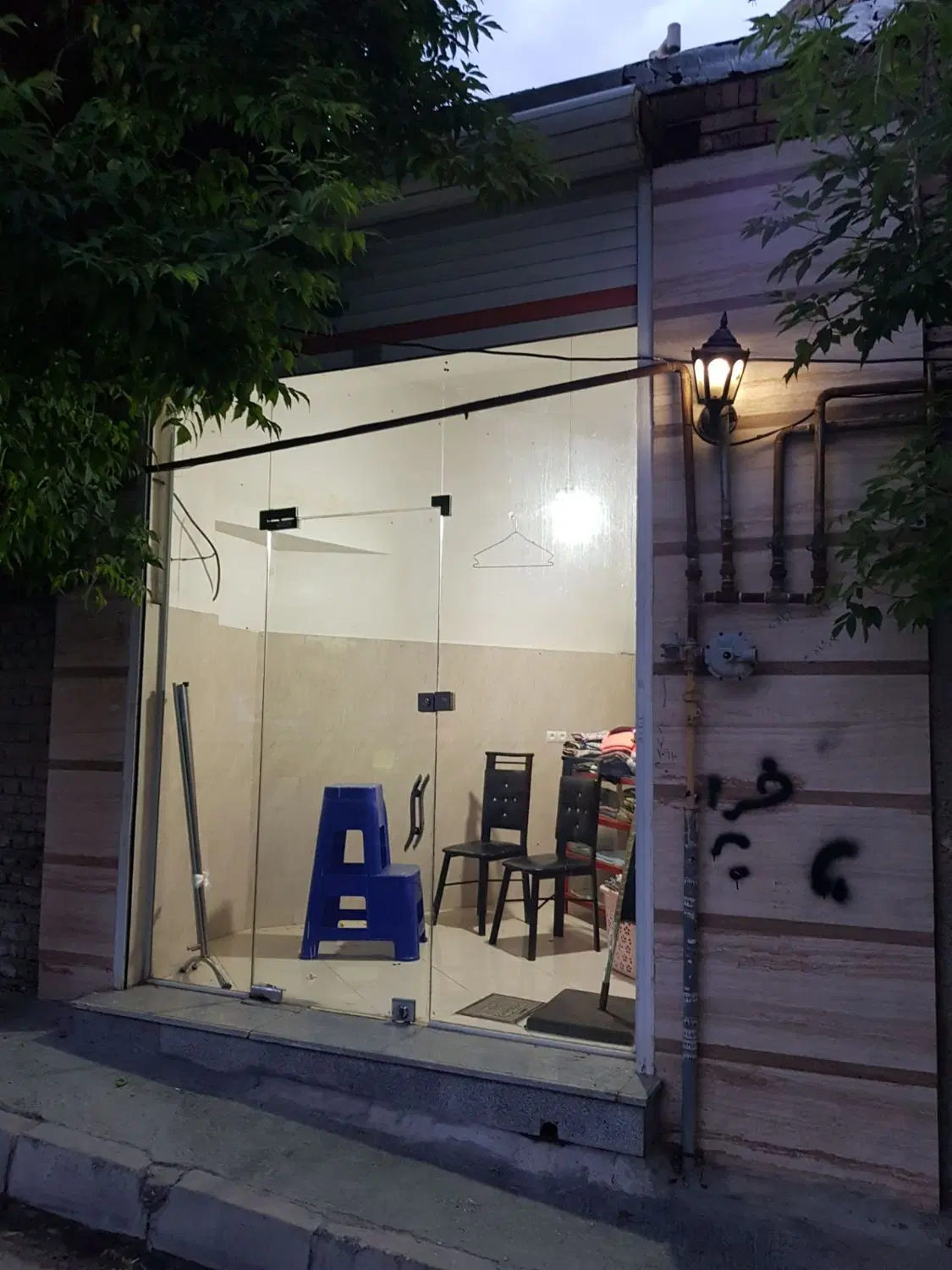 فروش مغازه واقع در خیابان احسان( طرزیلو)