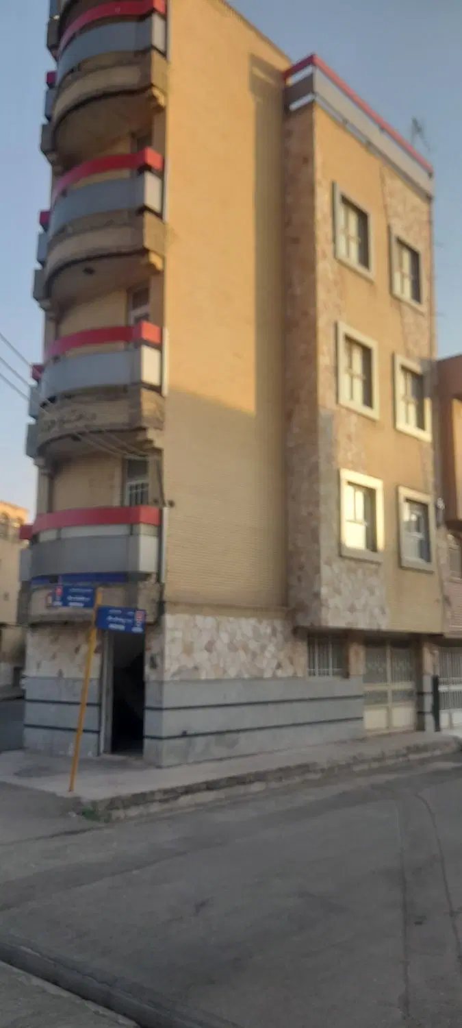 سه واحد آپارتمان ۶دانگ حاجی زاده