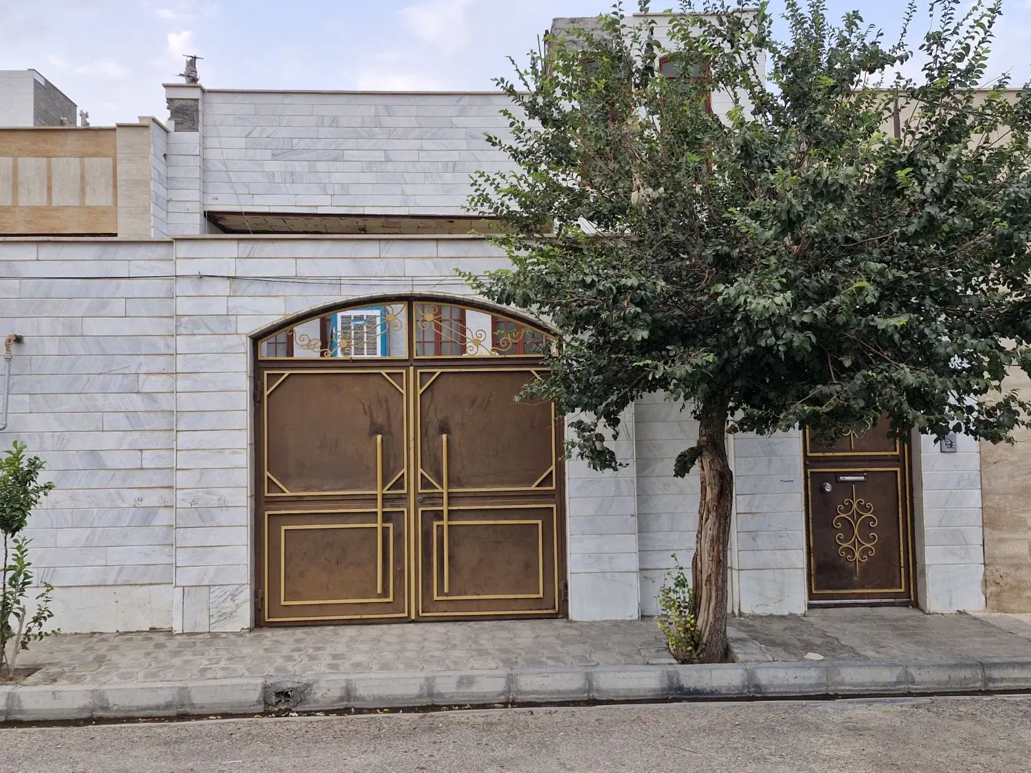 خانه دو طبقه
