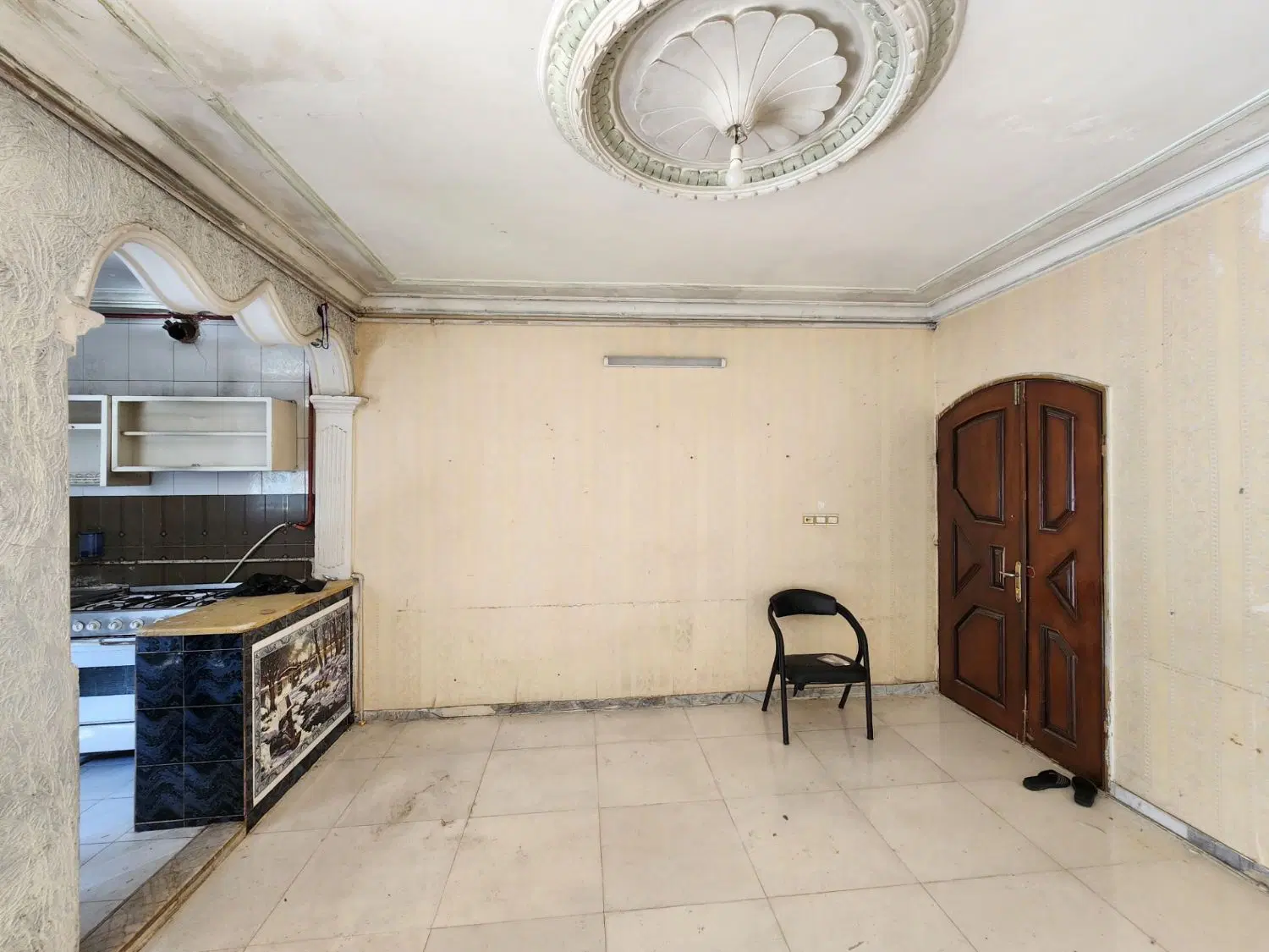 واحد همکف ۶۰ متر راه جدا همراه با پارکینگ(تخلیه)