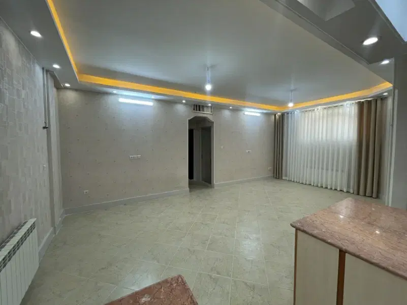 ۸۰ متری دو خواب سند آزاد