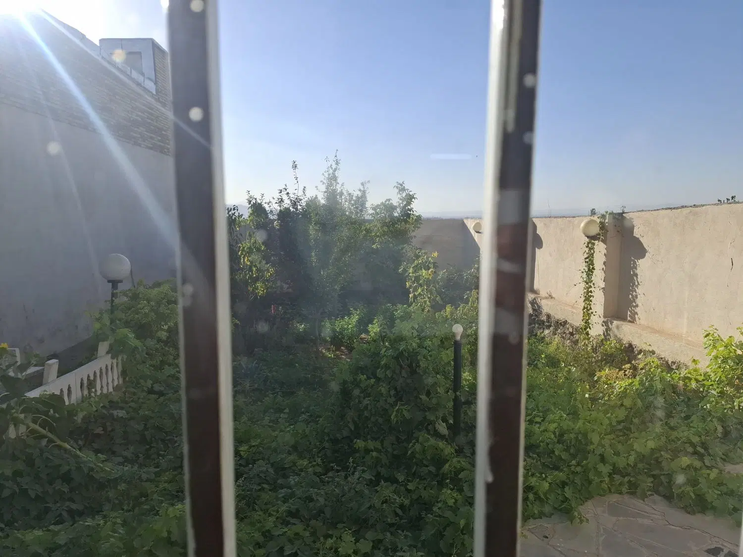 خانه باغ واقع در شورین