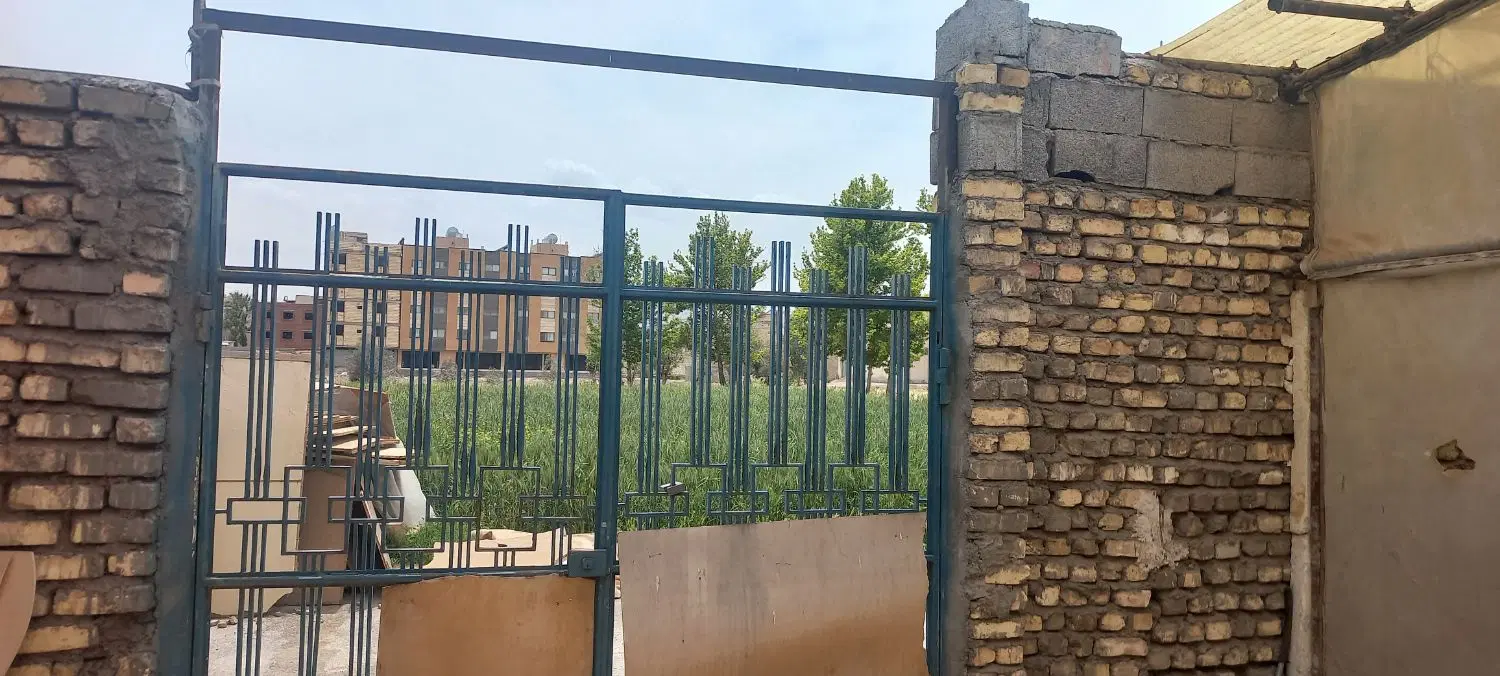 زمین مسکونی۴دیواری مناسب۷واحدی