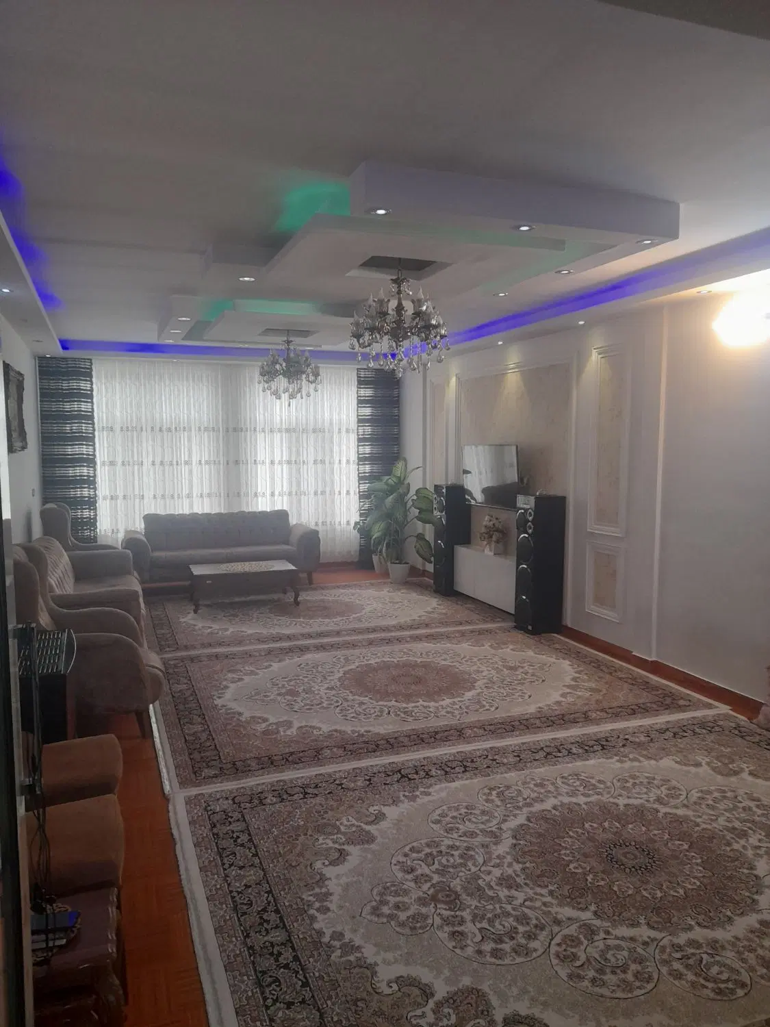 فروش ملک تجاری و مسکونی دوبر