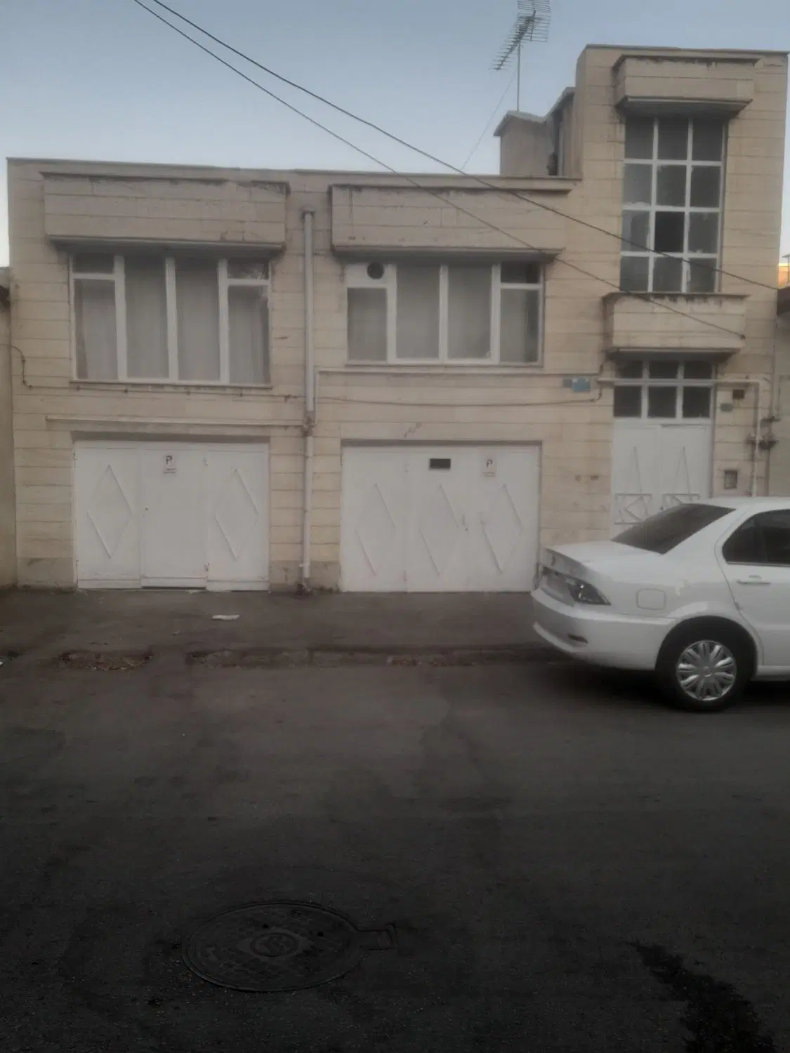 ساختمان مسکونی