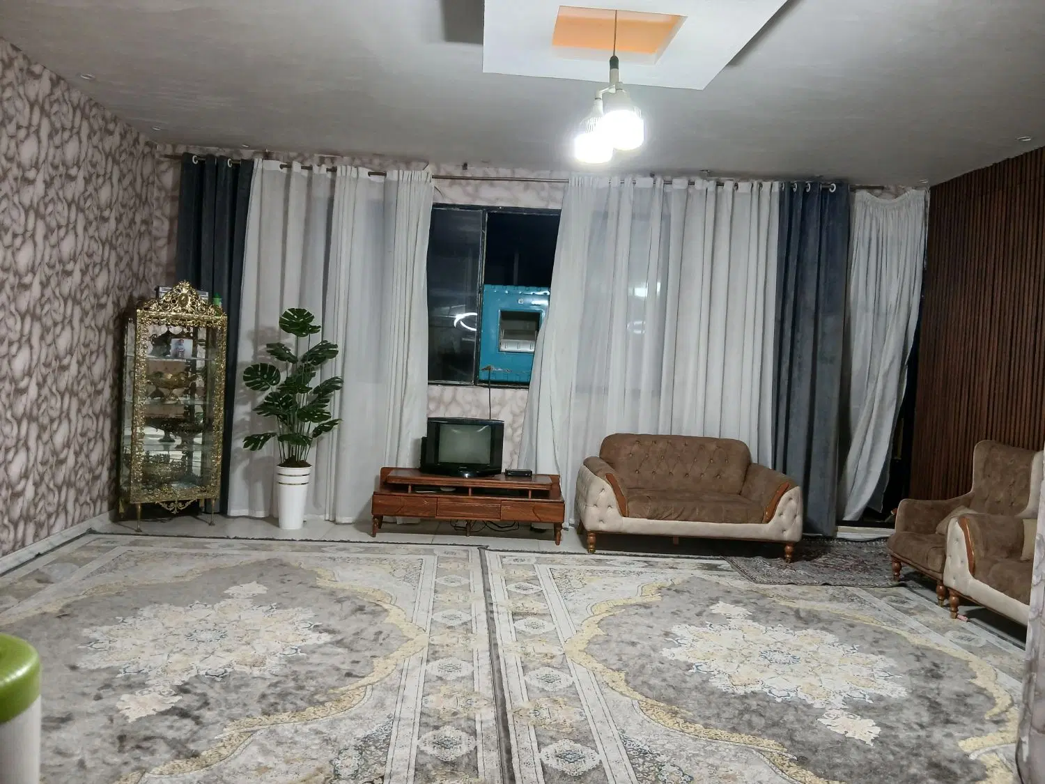 آپارتمان ۱۱۰ متری شیک
