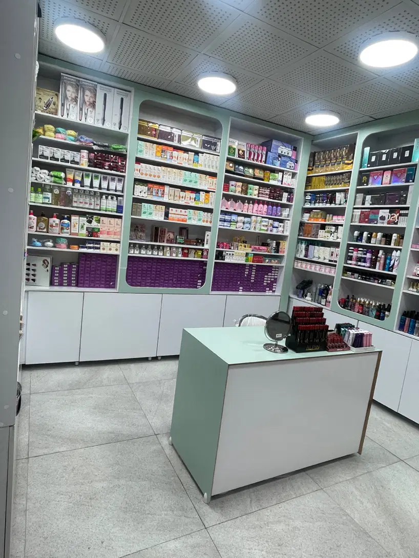 فروش مغازه ۱۵ متری شیک و سنددار مجتمع کریمی ایلام