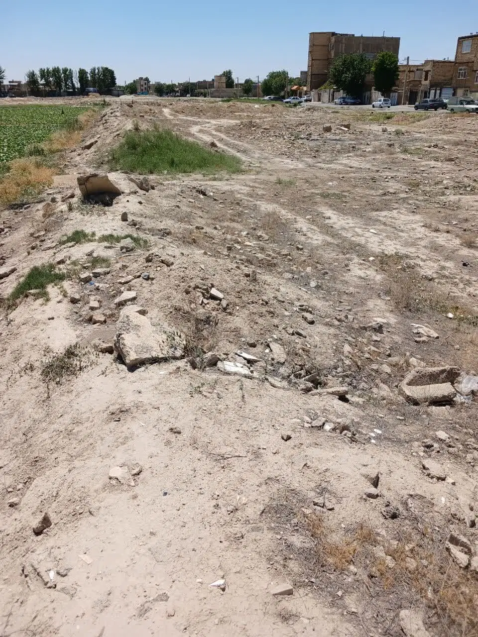 زمین ۸۵ متری