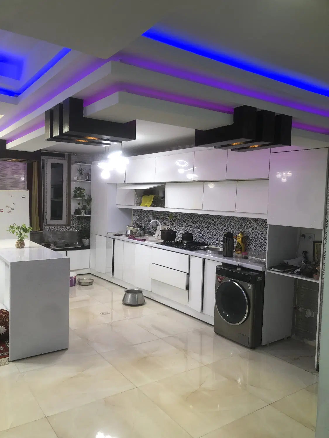 فروش آپارتمان سه خواب تک واحدی