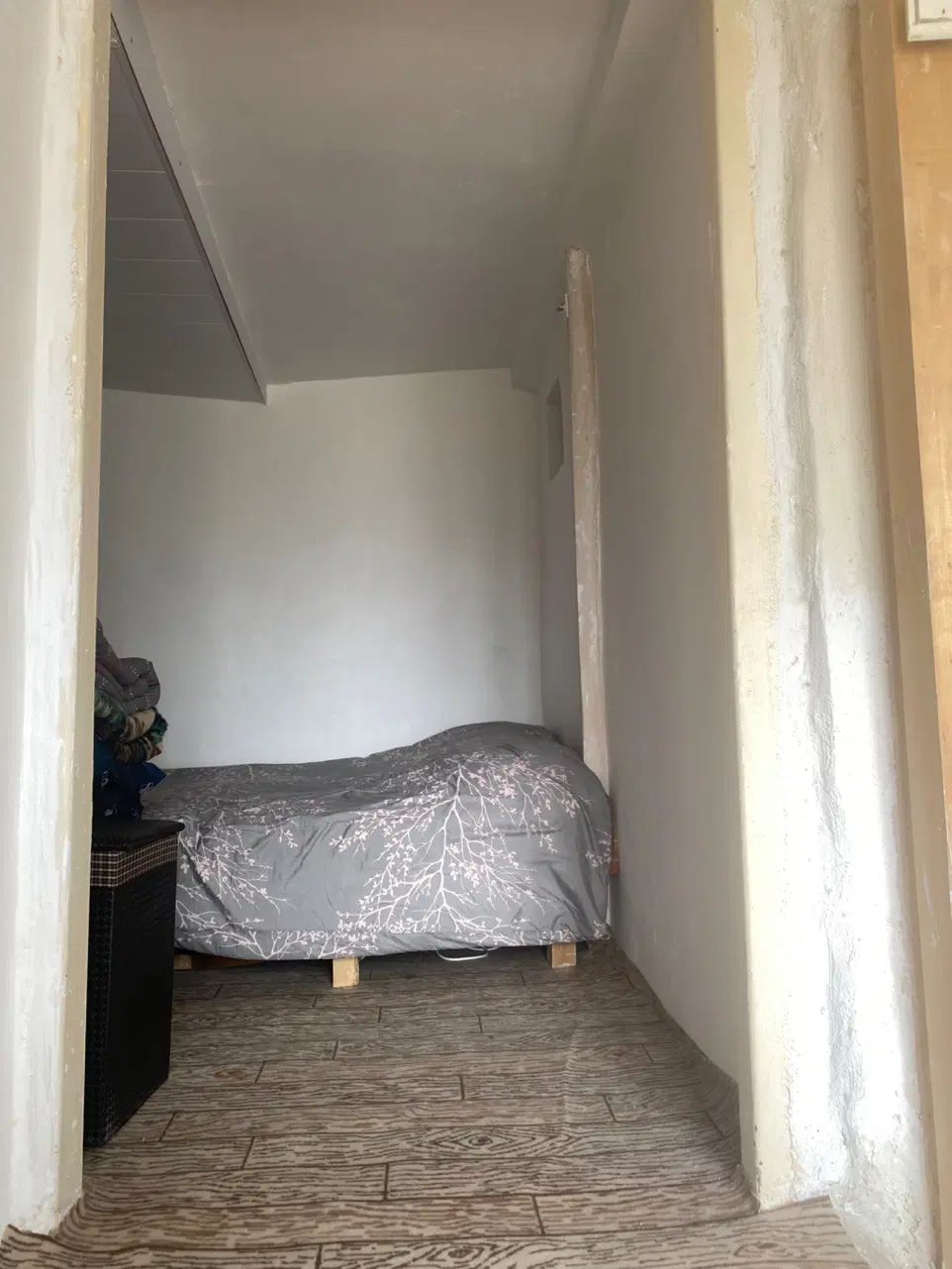 یک سویت دربست با حیاط در روستای دنج وارام بزج